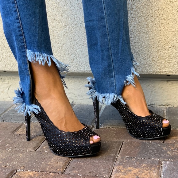 Black Glitz Towering Heel Peep Toe Platform Pump - Picture 3 of 7